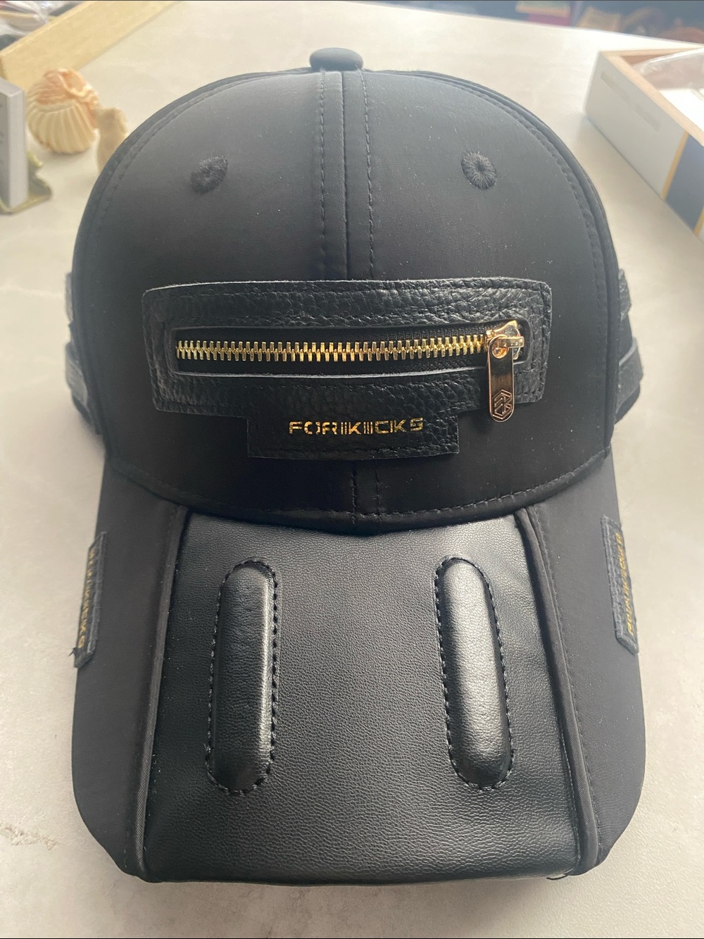 Black Zip-Pocket Men's Baseball Cap by